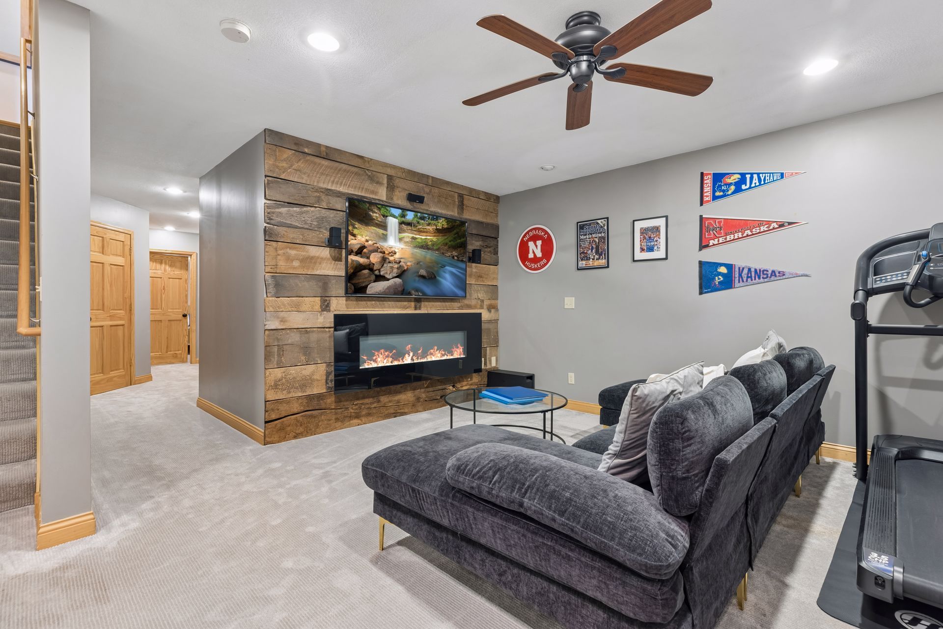  Spacious Townhome Near Lakes with Fireplace and Patio - 物件實景