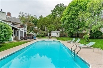 Waltham, Massachusetts, 02451, United States, 4 Bedrooms Bedrooms, ,4 BathroomsBathrooms,Residential,For Sale,1996187