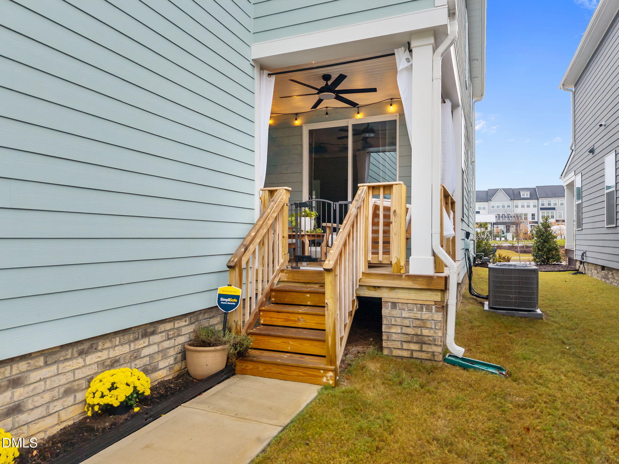 Knightdale, North Carolina, 27545, United States, 4 Bedrooms Bedrooms, ,4 BathroomsBathrooms,Residential,For Sale,1989366