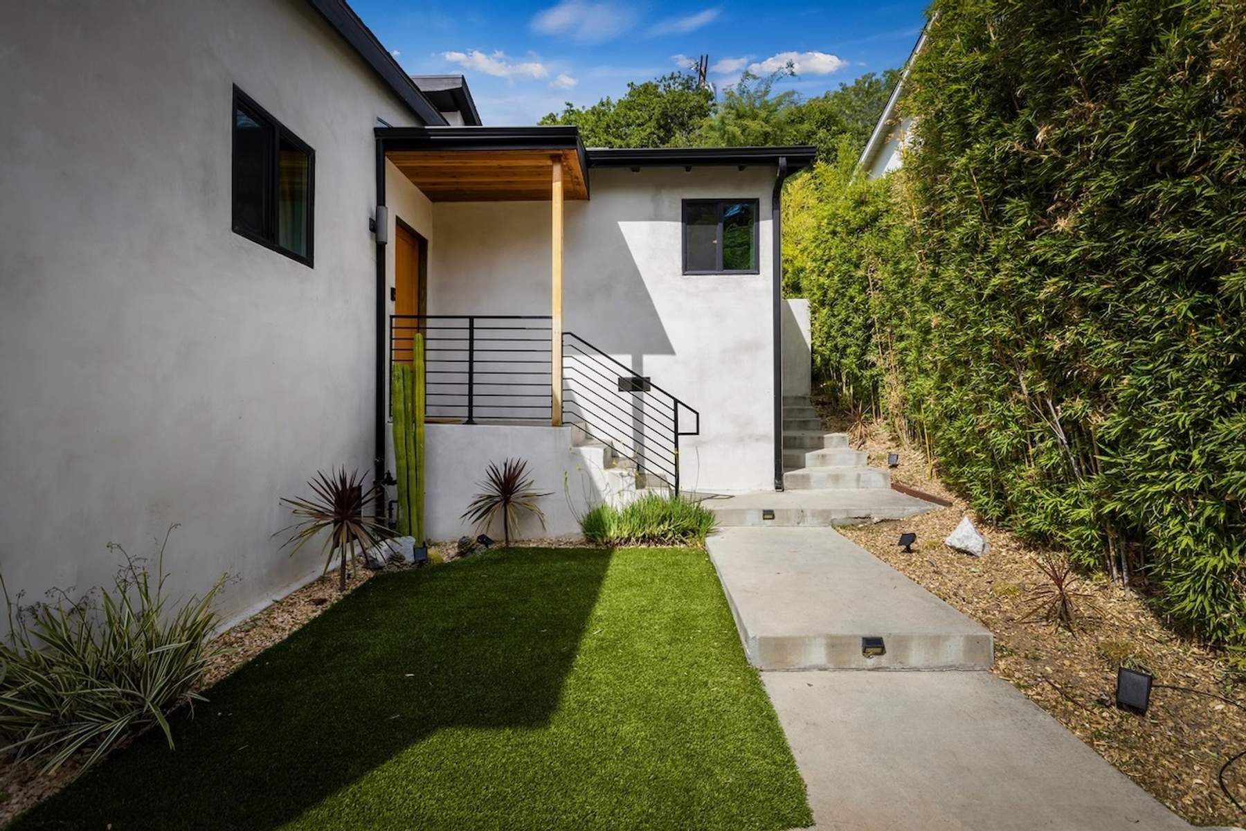  3991 Prospect Avenue - 物件實景