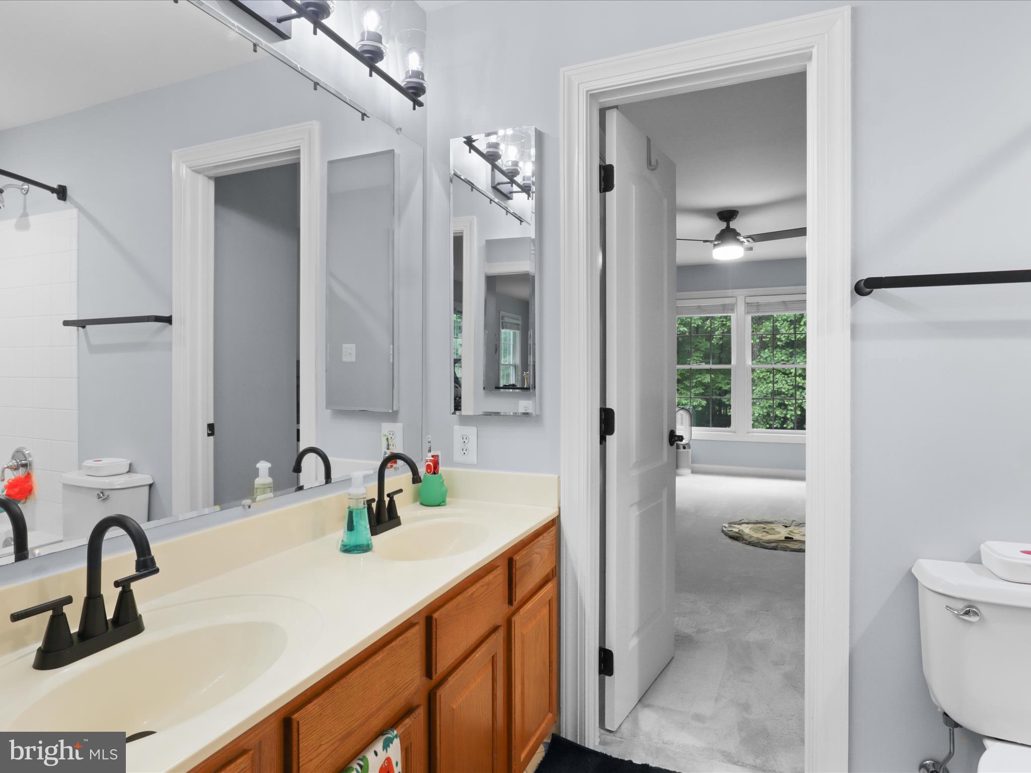 Fairfax Station, Virginia, 22039, United States, 5 Bedrooms Bedrooms, ,6 BathroomsBathrooms,Residential,For Sale,1810572