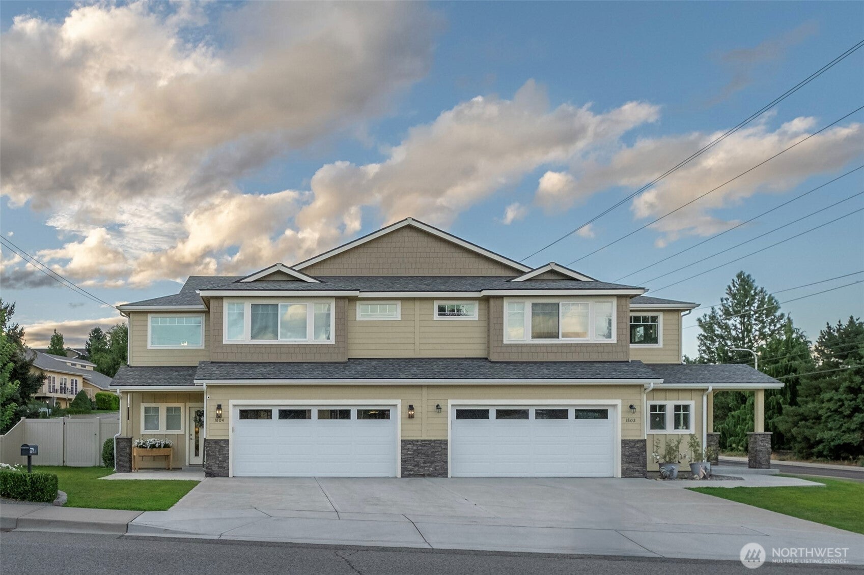 Wenatchee, Washington, 98801, United States, 3 Bedrooms Bedrooms, ,3 BathroomsBathrooms,Residential,For Sale,1911127