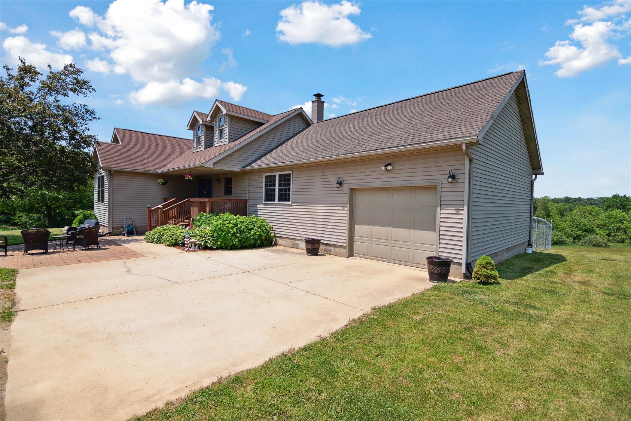 Hillsdale, Michigan, 49242, United States, 6 Bedrooms Bedrooms, ,4 BathroomsBathrooms,Residential,For Sale,1931789
