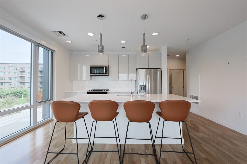 Boston, Massachusetts, 02128, United States, 2 Bedrooms Bedrooms, ,2 BathroomsBathrooms,Residential,For Sale,1787695