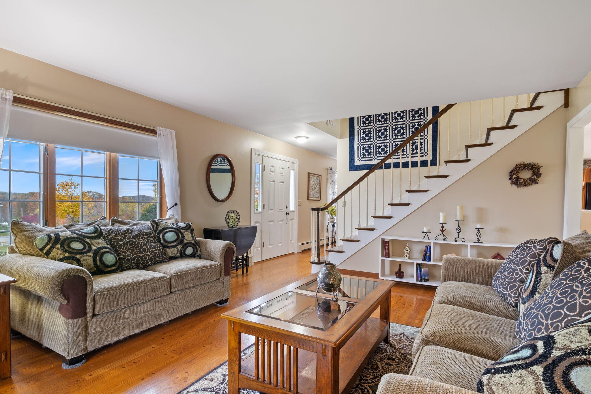 Sanford, Maine, 04083, United States, 3 Bedrooms Bedrooms, ,2 BathroomsBathrooms,Residential,For Sale,1987939