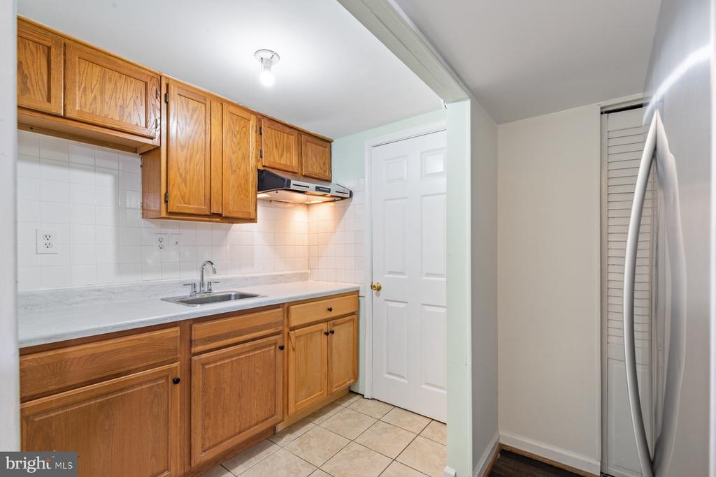 Rockville, Maryland, 20852, United States, 4 Bedrooms Bedrooms, ,4 BathroomsBathrooms,Residential,For Sale,1916260