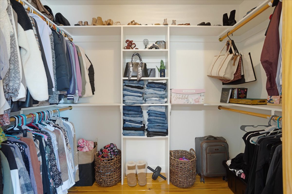 Bonham, Texas, 75418, United States, 6 Bedrooms Bedrooms, ,3 BathroomsBathrooms,Residential,For Sale,1983606