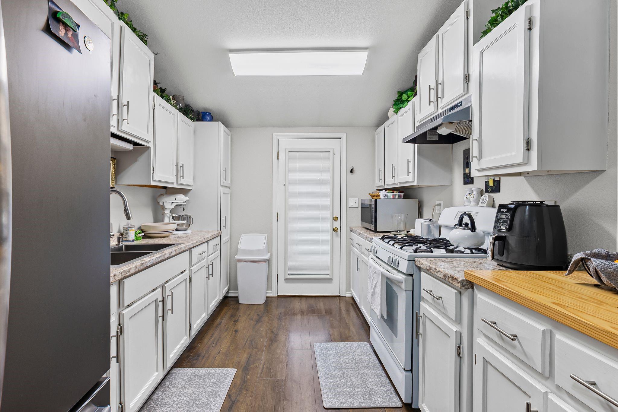 Campbell, Texas, 75422, United States, 4 Bedrooms Bedrooms, ,3 BathroomsBathrooms,Residential,For Sale,1983452