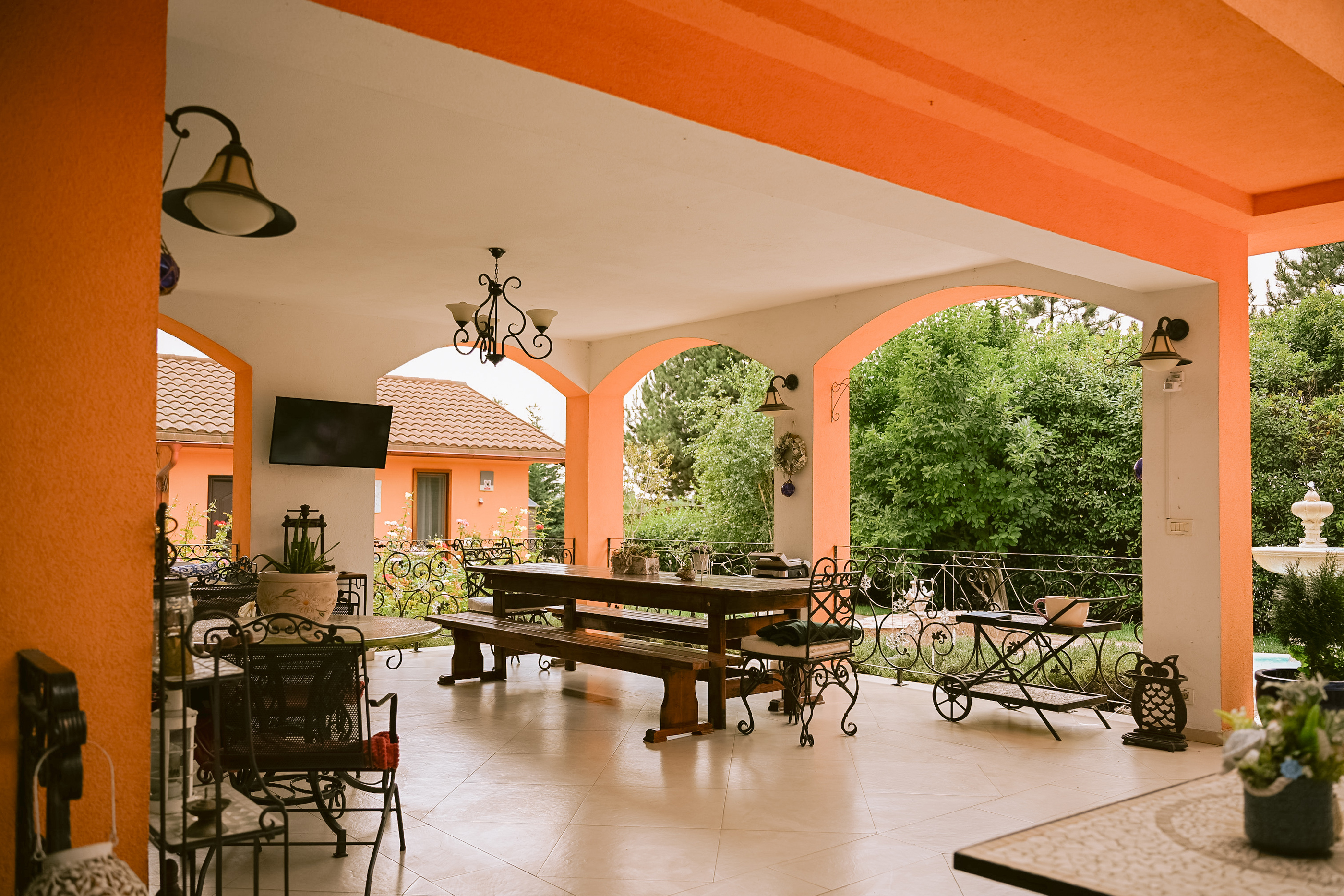  “La Conac” House, Versatile Estate with Heated Indoor Pool, Arad - 物件實景