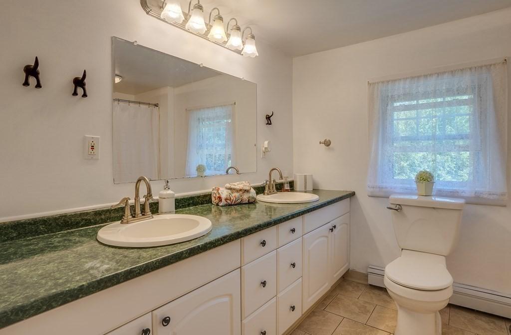 Boylston, Massachusetts, 01505, United States, 5 Bedrooms Bedrooms, ,3 BathroomsBathrooms,Residential,For Sale,1887512