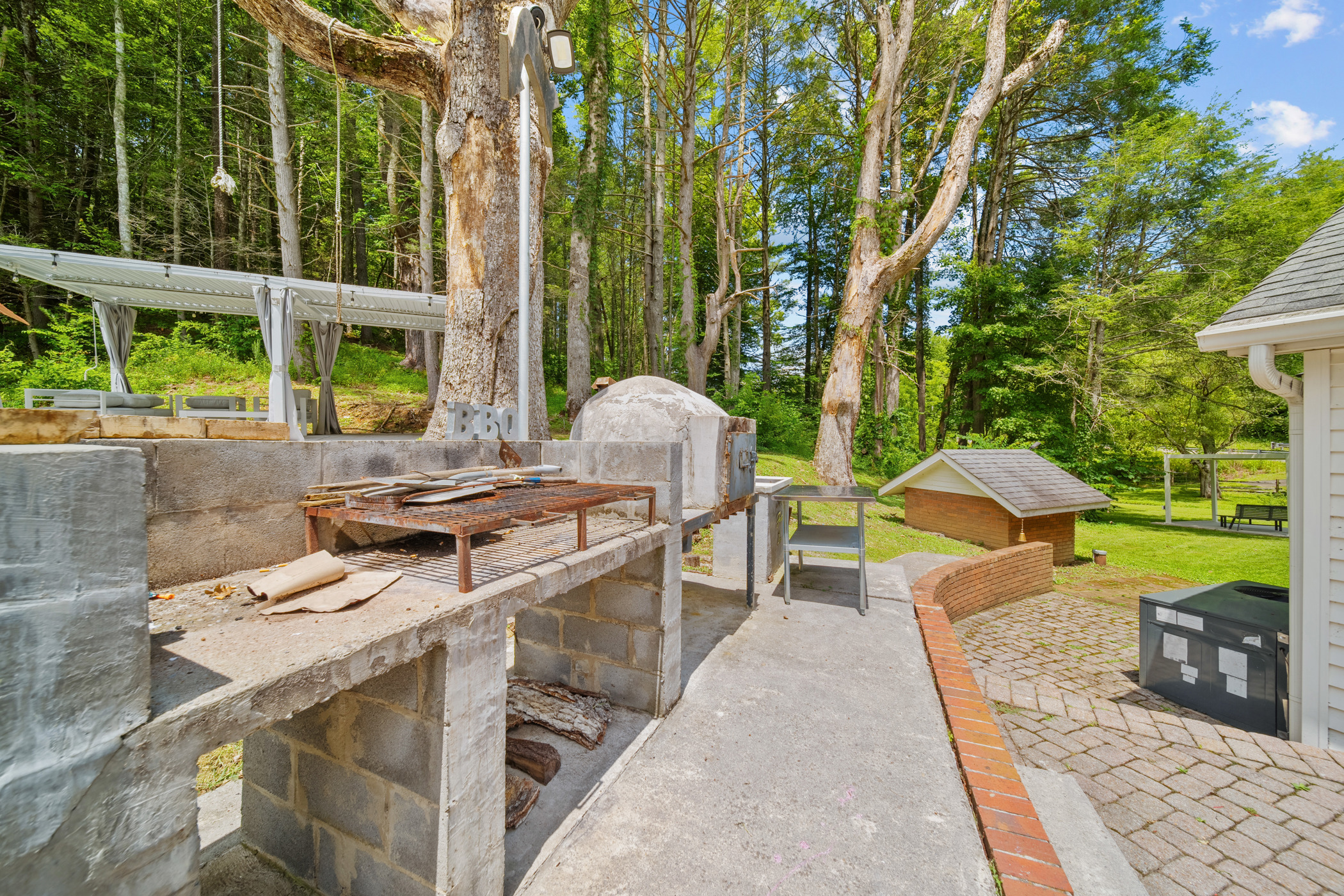 Gatlinburg, Tennessee, 37738, United States, 4 Bedrooms Bedrooms, ,3 BathroomsBathrooms,Residential,For Sale,1974957