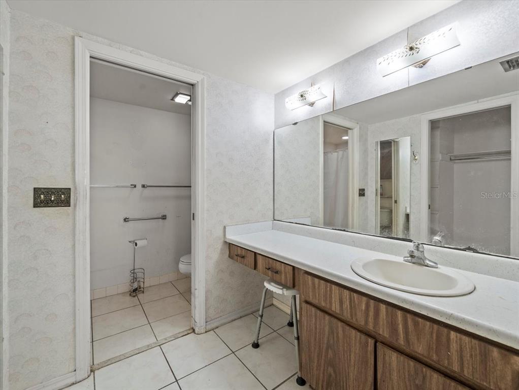 Tampa, Florida, 33618, United States, 4 Bedrooms Bedrooms, ,2 BathroomsBathrooms,Residential,For Sale,1966497