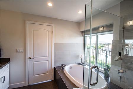 Redondo Beach, California, 90277, United States, 3 Bedrooms Bedrooms, ,2 BathroomsBathrooms,Residential,For Sale,1914316