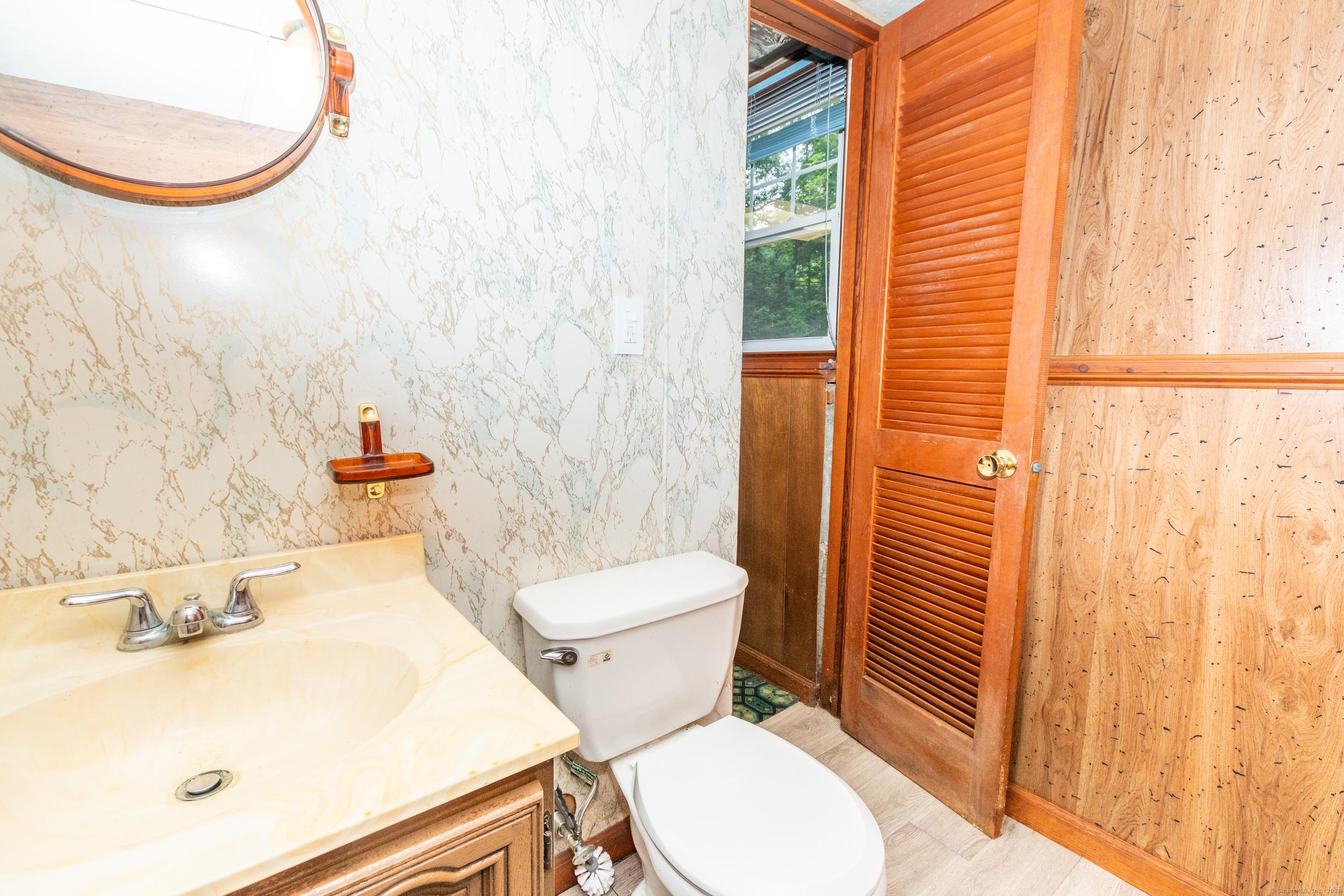Oxford, Connecticut, 06478, United States, 3 Bedrooms Bedrooms, ,2 BathroomsBathrooms,Residential,For Sale,1915972