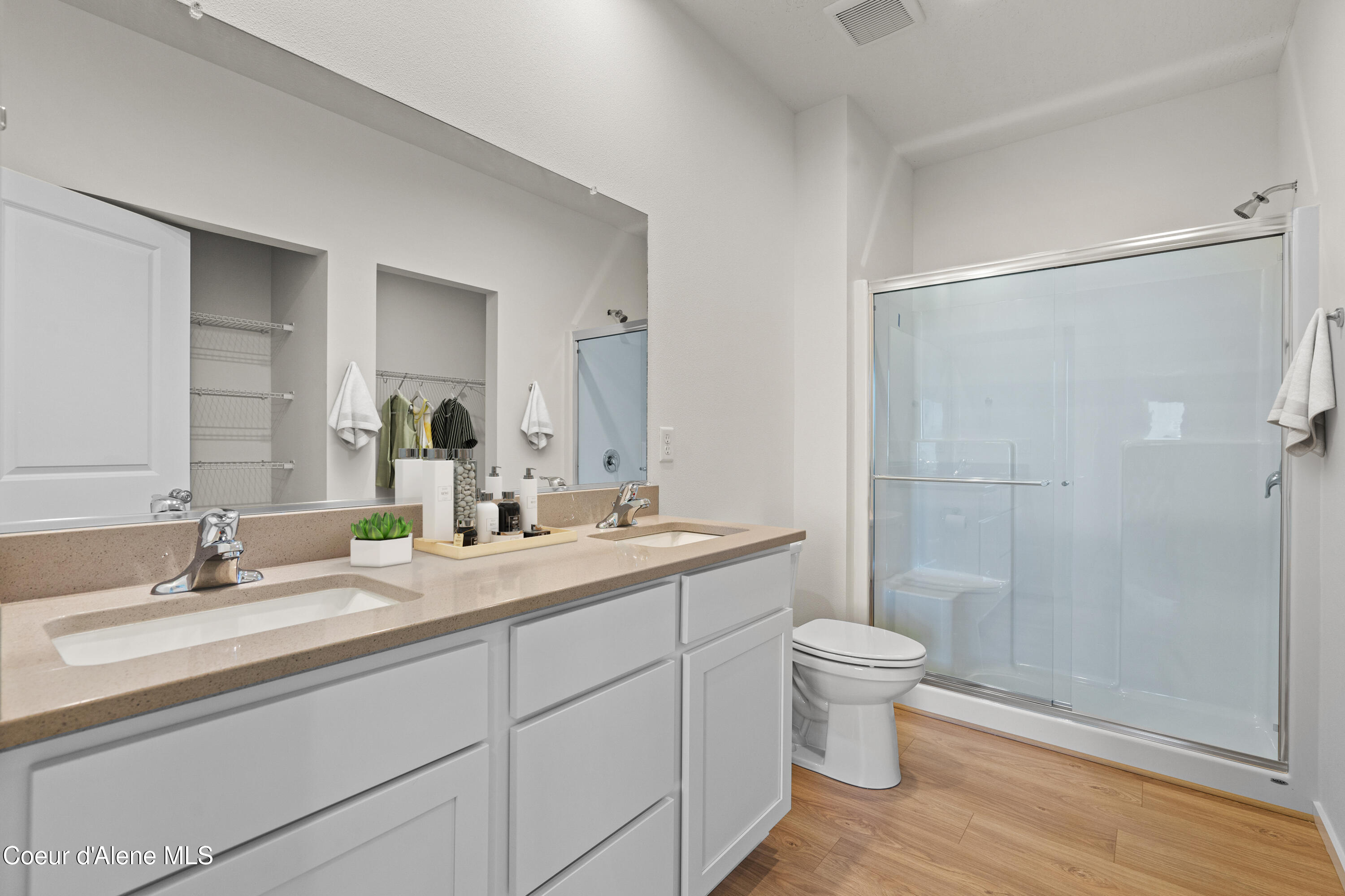 Post Falls, Idaho, 83854, United States, 3 Bedrooms Bedrooms, ,2 BathroomsBathrooms,Residential,For Sale,1974654