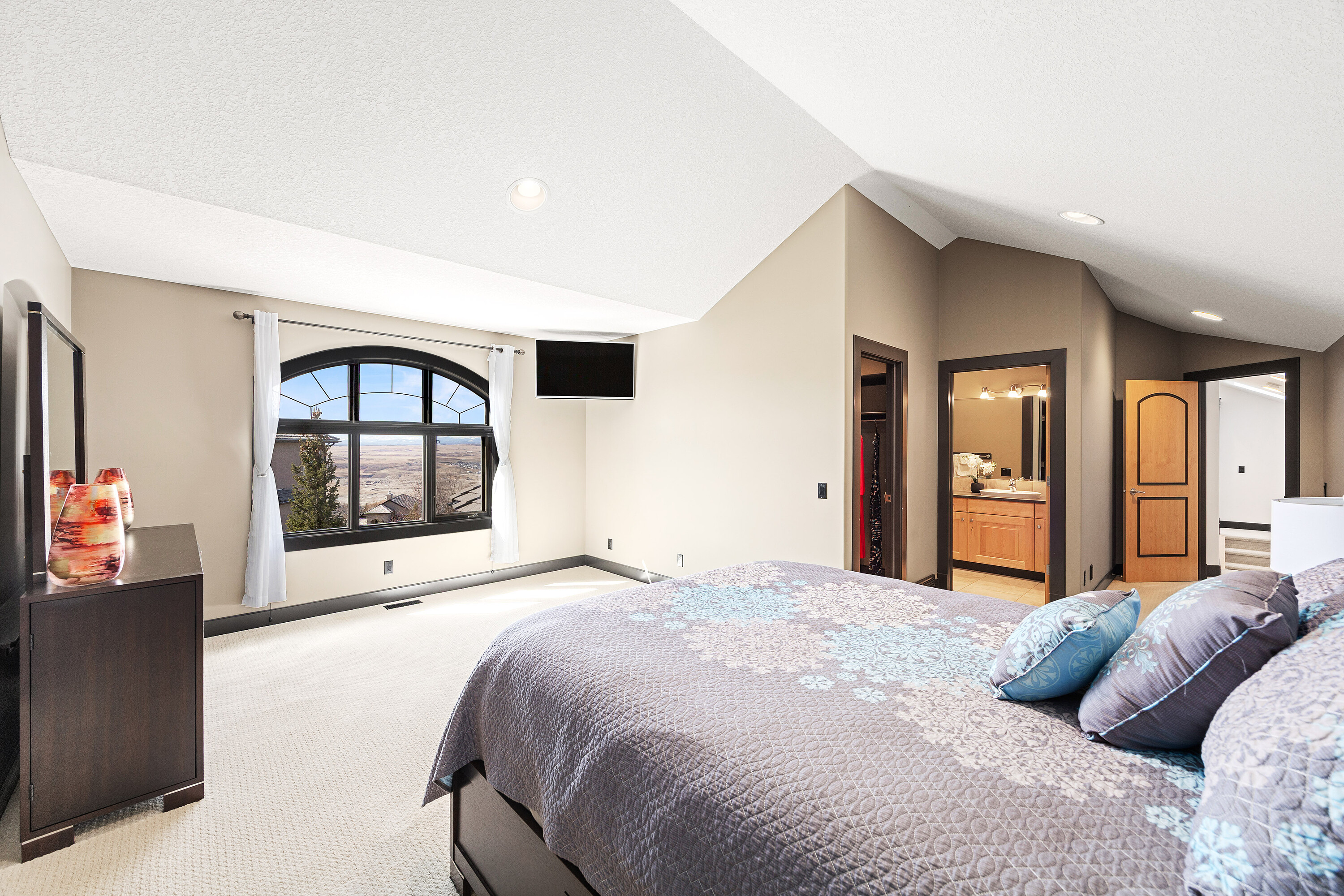  Elevated Mountain View Living - 物件實景