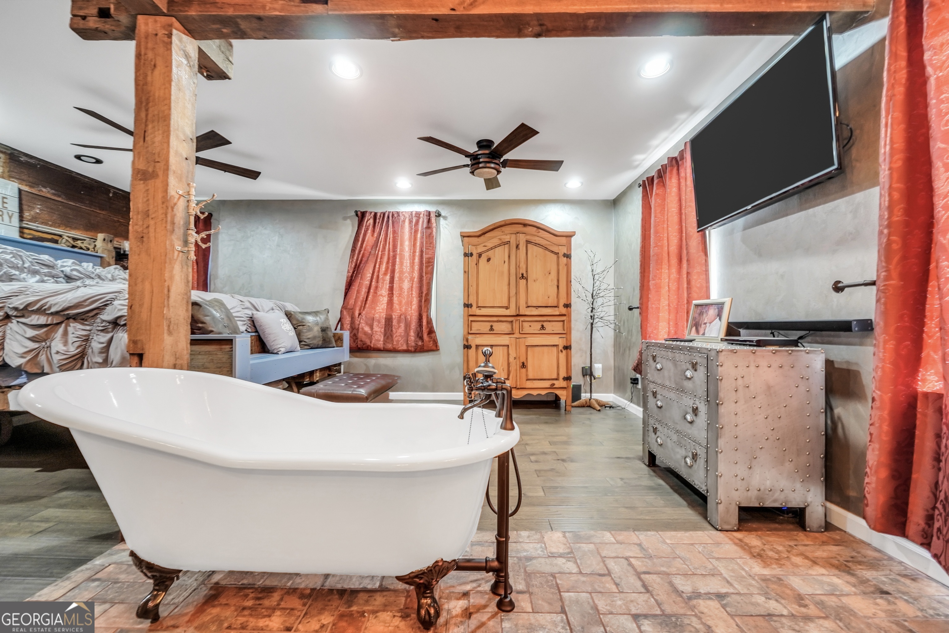 Monticello, Georgia, 31064, United States, 5 Bedrooms Bedrooms, ,4 BathroomsBathrooms,Residential,For Sale,1989944