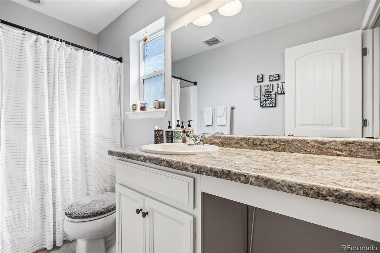 Denver, Colorado, 80247, United States, 3 Bedrooms Bedrooms, ,3 BathroomsBathrooms,Residential,For Sale,1906676