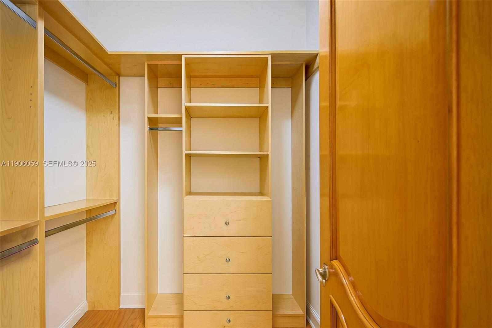 Miami, Florida, 33183, United States, 5 Bedrooms Bedrooms, ,5 BathroomsBathrooms,Residential,For Sale,1998373