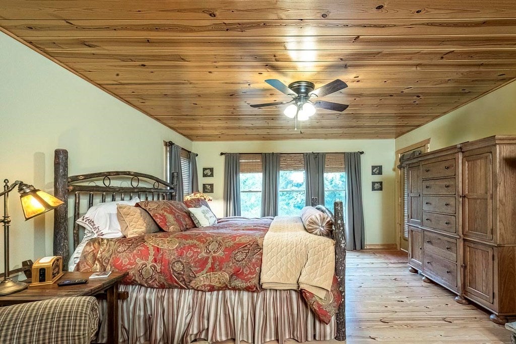 Morganton, Georgia, 30560, United States, 3 Bedrooms Bedrooms, ,4 BathroomsBathrooms,Residential,For Sale,1826410
