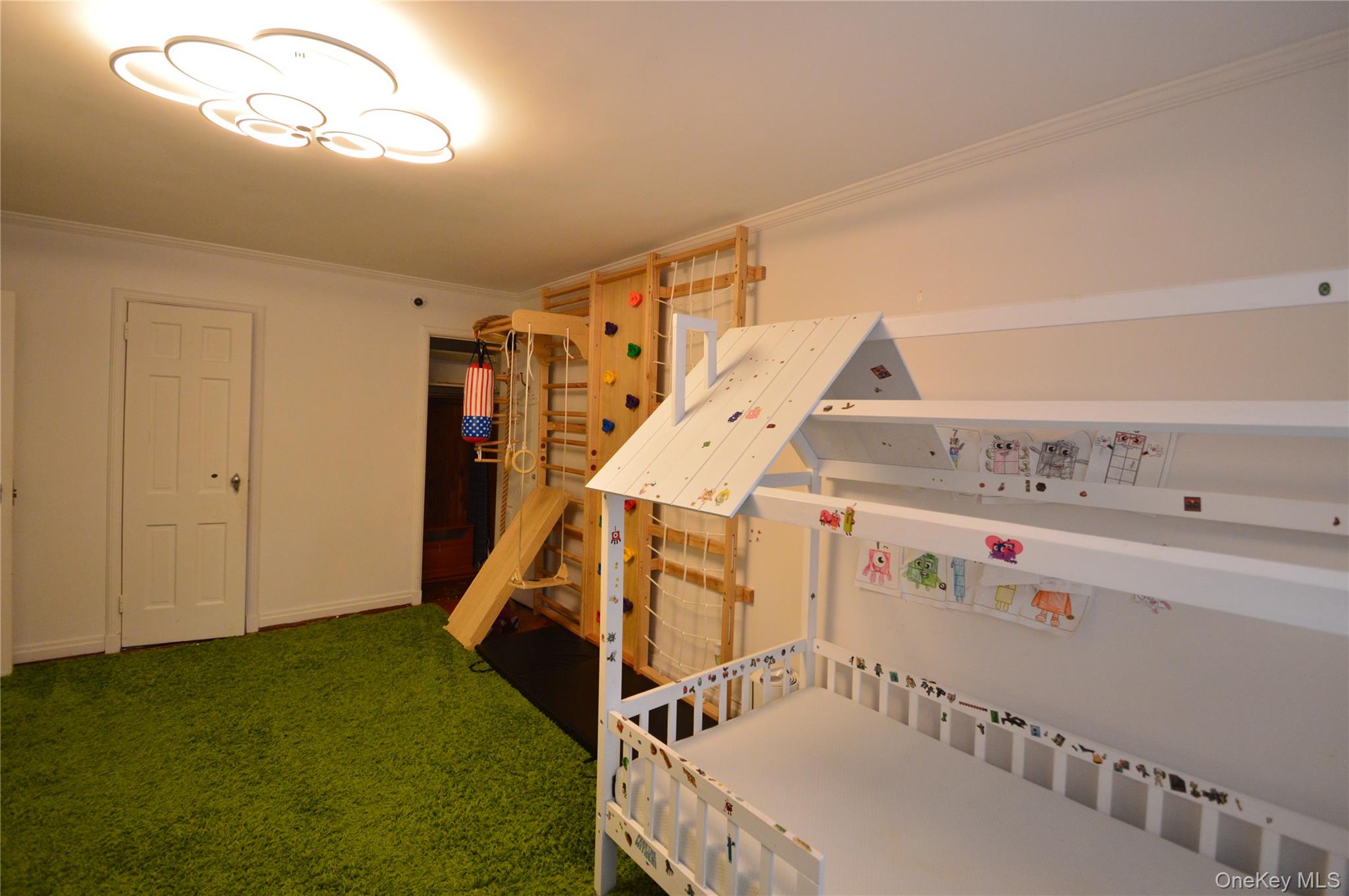 Forest Hills, New York, 11375, United States, 3 Bedrooms Bedrooms, ,3 BathroomsBathrooms,Residential,For Sale,1989645