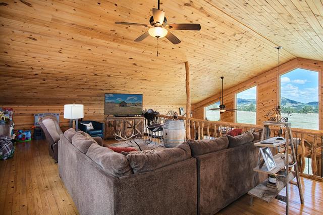 Hot Springs, South Dakota, 57747, United States, 3 Bedrooms Bedrooms, ,3 BathroomsBathrooms,Residential,For Sale,1924140