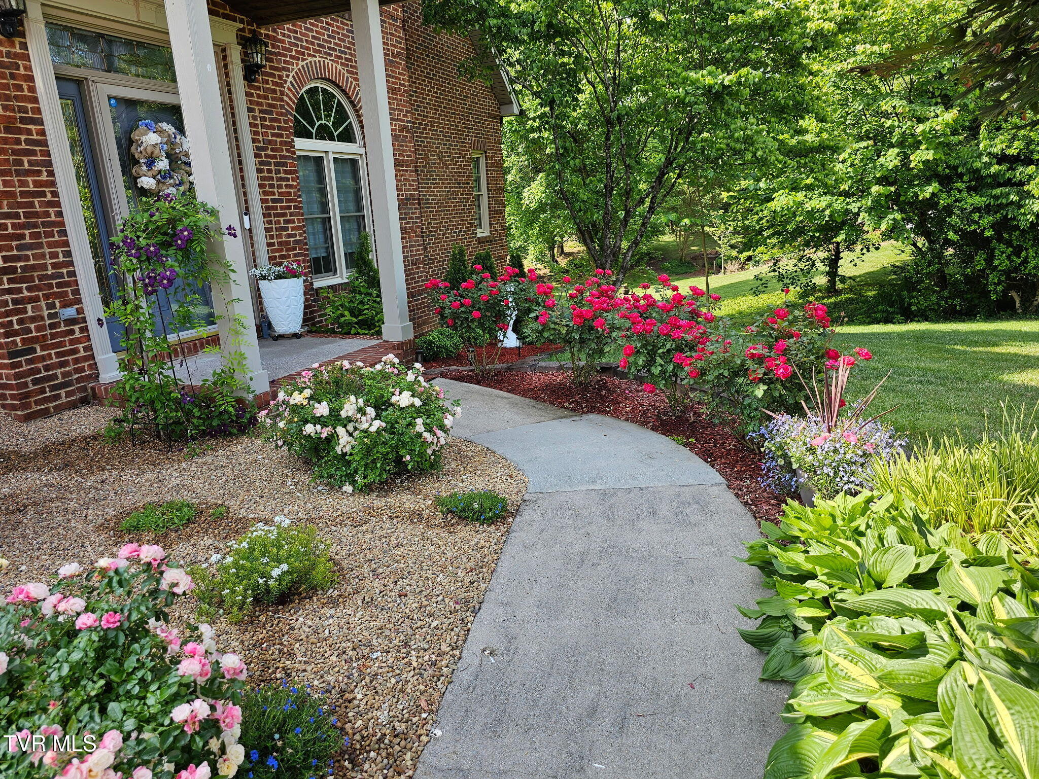 Kingsport, Tennessee, 37660, United States, 5 Bedrooms Bedrooms, ,4 BathroomsBathrooms,Residential,For Sale,2024666