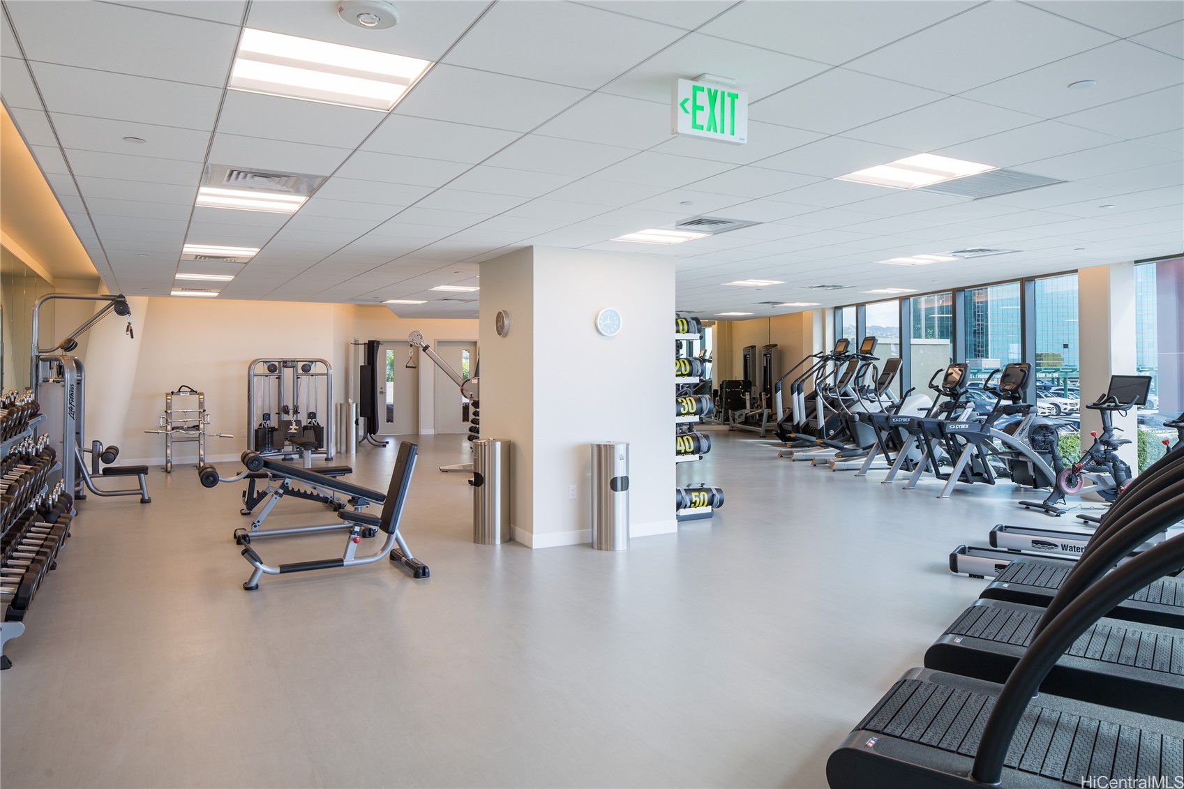 Honolulu, Hawaii, 96814, United States, 3 Bedrooms Bedrooms, ,3 BathroomsBathrooms,Residential,For Sale,2003362