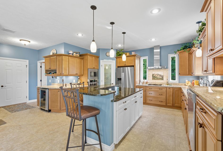 Big Rapids, Michigan, 49307, United States, 3 Bedrooms Bedrooms, ,4 BathroomsBathrooms,Residential,For Sale,1976014