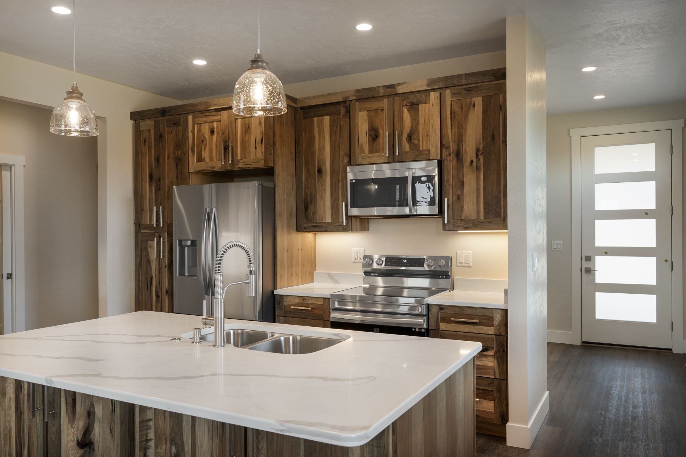 Polson, Montana, 59860, United States, 3 Bedrooms Bedrooms, ,2 BathroomsBathrooms,Residential,For Sale,1882171