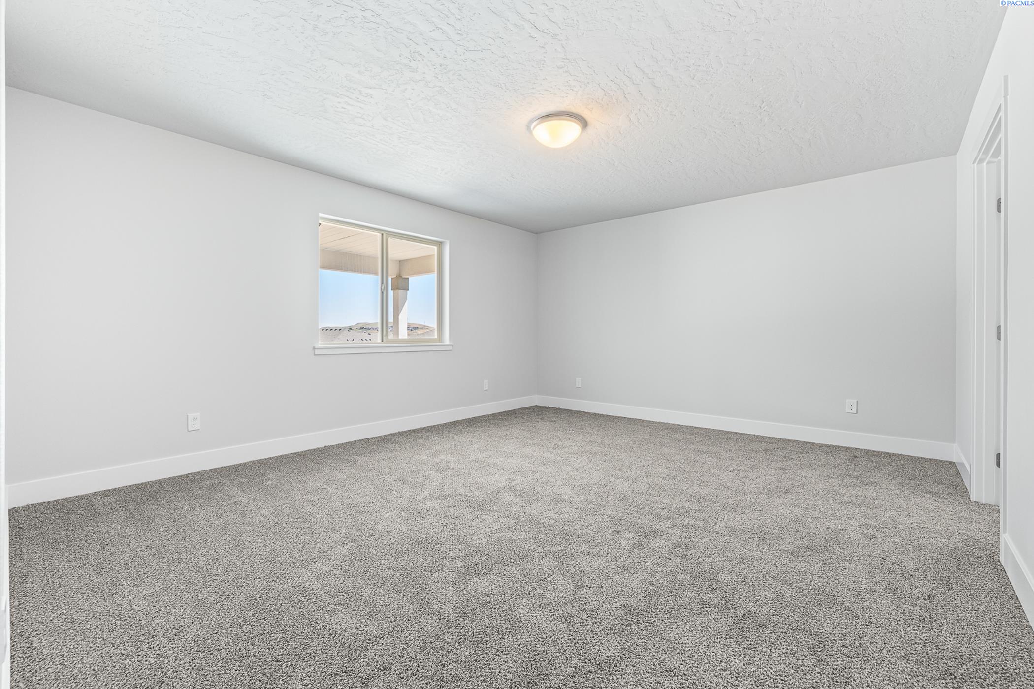 Kennewick, Washington, 99338, United States, 3 Bedrooms Bedrooms, ,1 BathroomBathrooms,Residential,For Sale,1803967