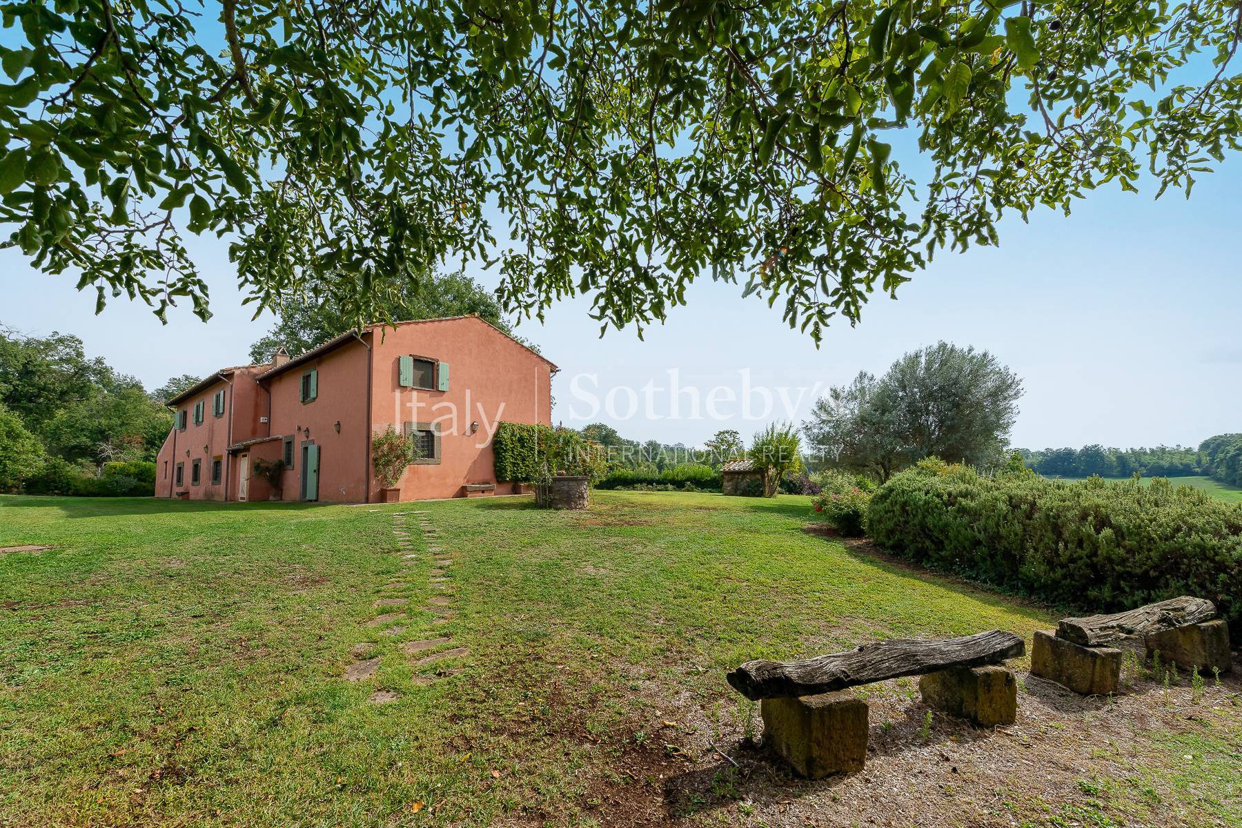  A charming retreat nestled in the woods - 物件實景
