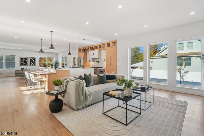 New Providence Boro, New Jersey, 07974, United States, 6 Bedrooms Bedrooms, ,6 BathroomsBathrooms,Residential,For Sale,2001991