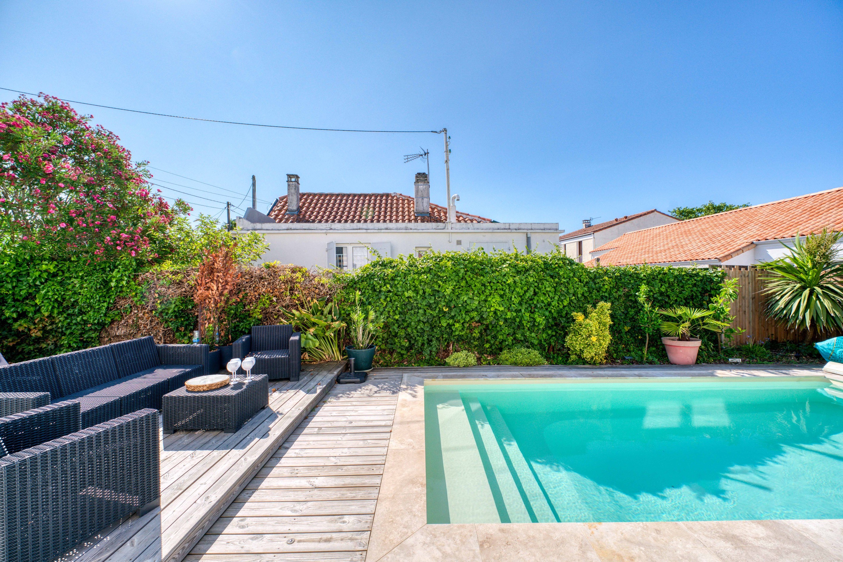  ELEGANT CHARMING VILLA WITH HEATED POOL - 物件實景