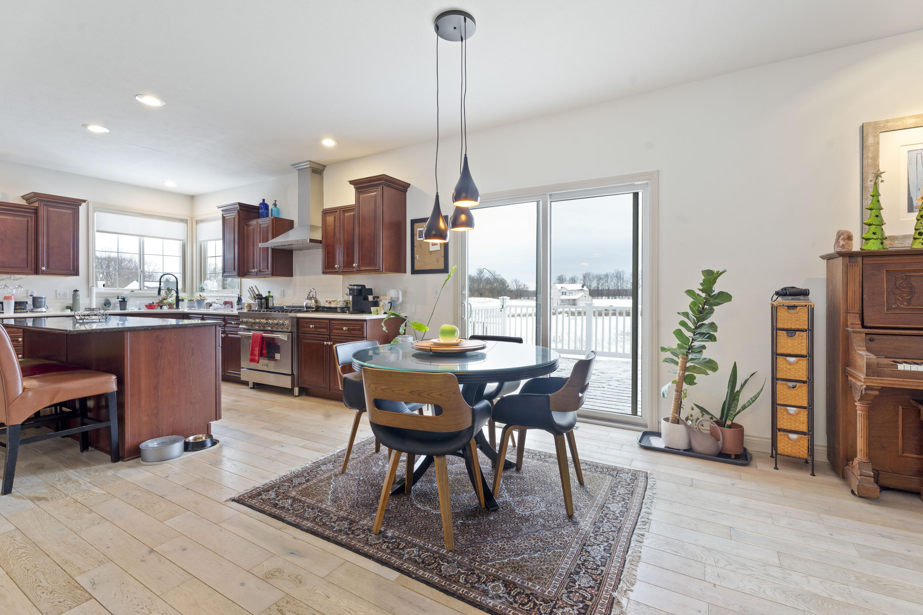 Berrien Springs, Michigan, 49103, United States, 6 Bedrooms Bedrooms, ,4 BathroomsBathrooms,Residential,For Sale,2005382