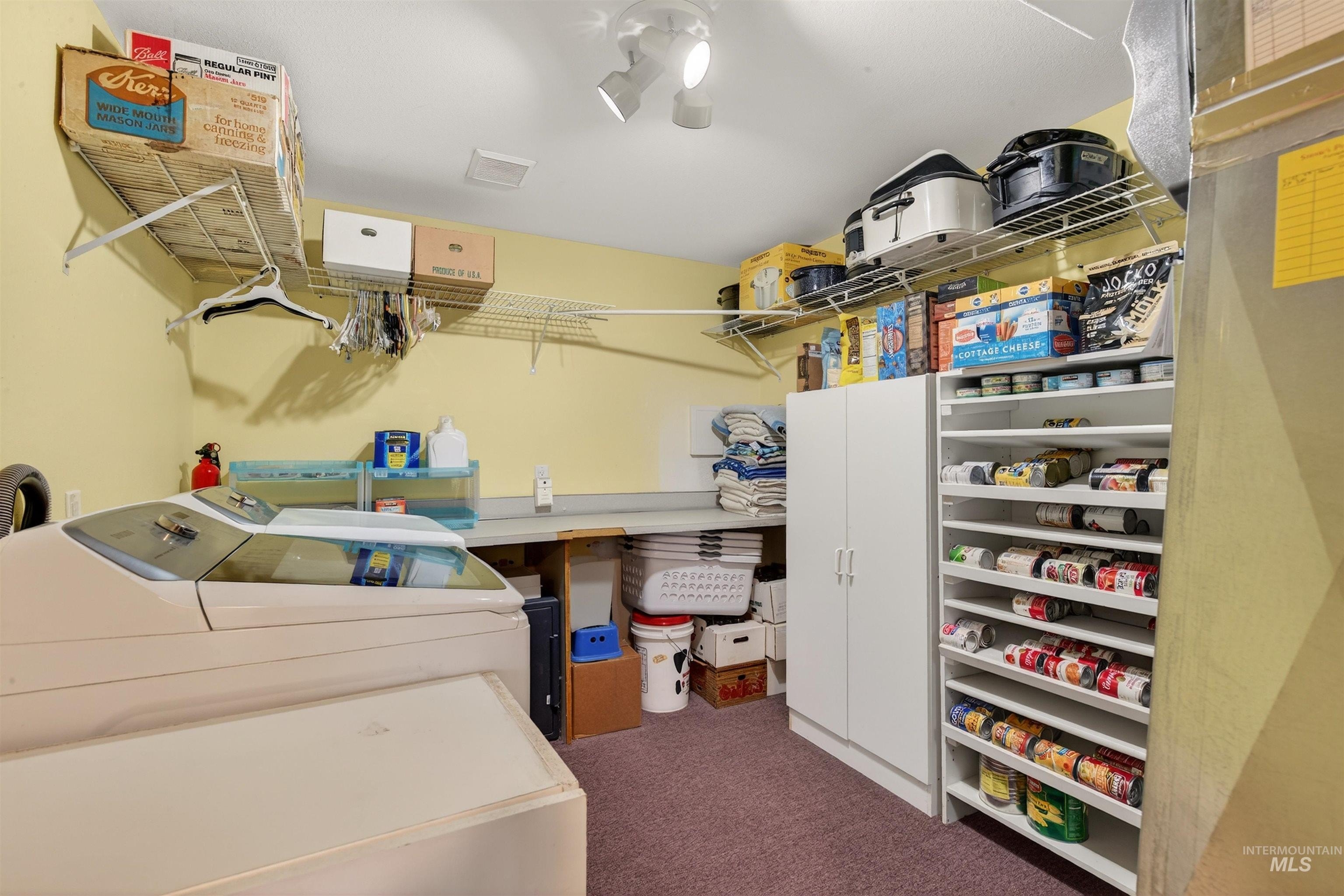 Clarkston, Washington, 99403, United States, 6 Bedrooms Bedrooms, ,3 BathroomsBathrooms,Residential,For Sale,2005676