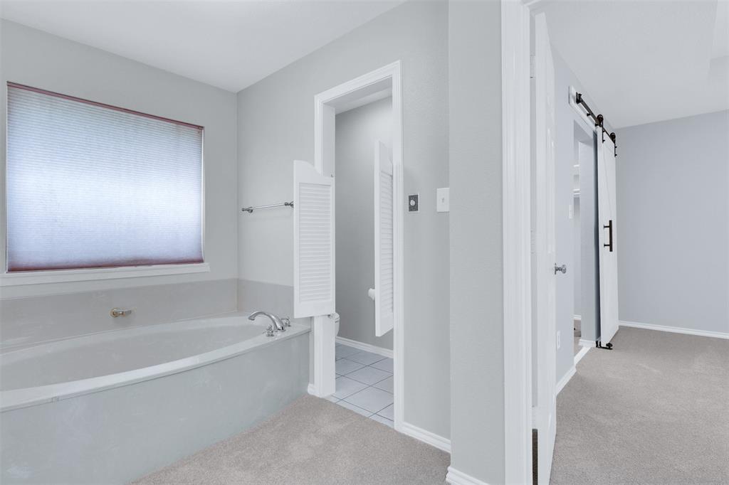 Highland Village, Texas, 75077, United States, 4 Bedrooms Bedrooms, ,2 BathroomsBathrooms,Residential,For Sale,1981318