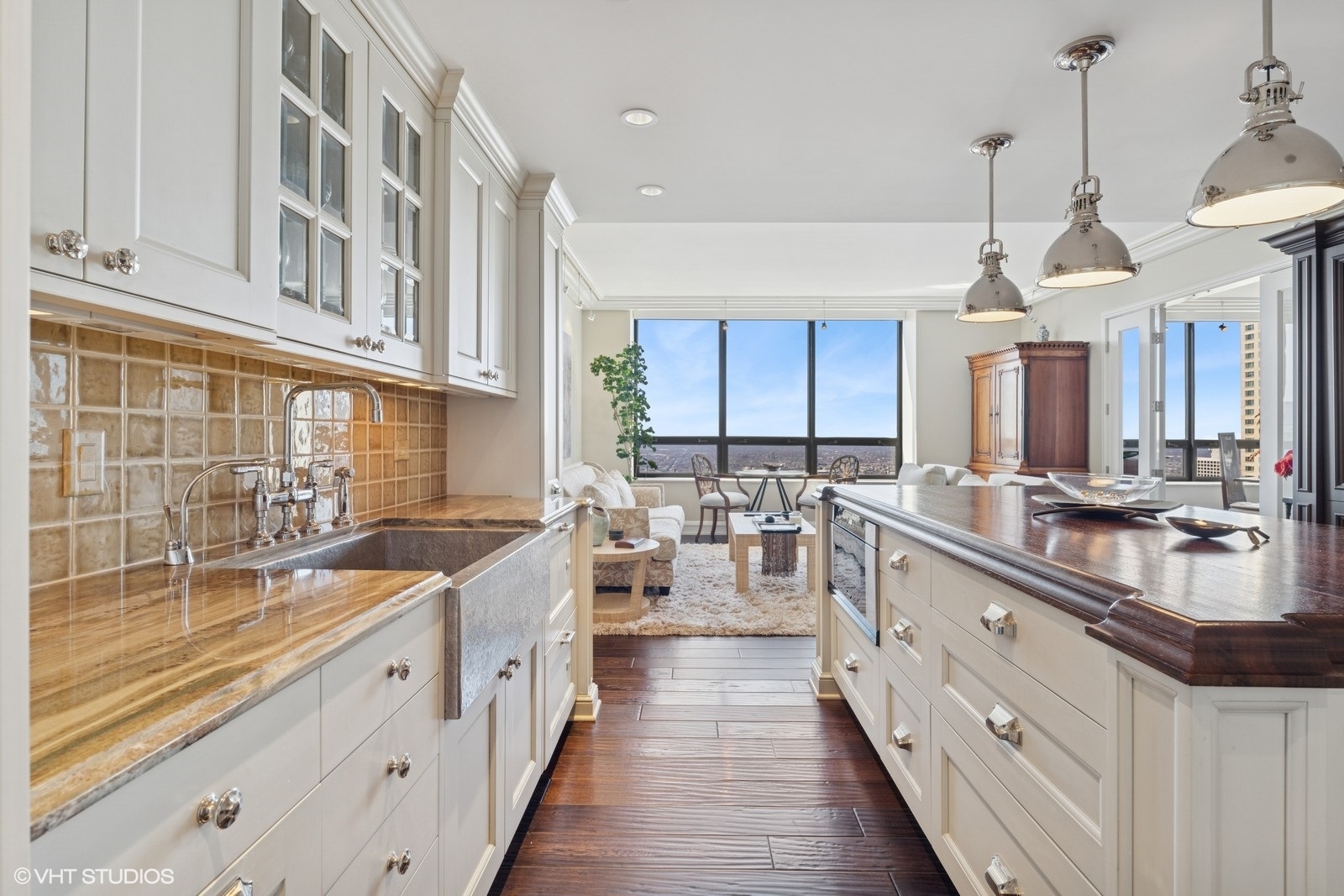 Chicago, Illinois, 60611, United States, 3 Bedrooms Bedrooms, ,3 BathroomsBathrooms,Residential,For Sale,1941703