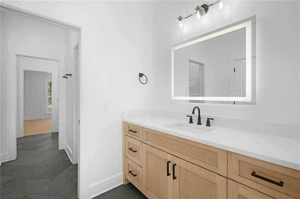 Calhoun, Georgia, 30701, United States, 4 Bedrooms Bedrooms, ,4 BathroomsBathrooms,Residential,For Sale,1980767