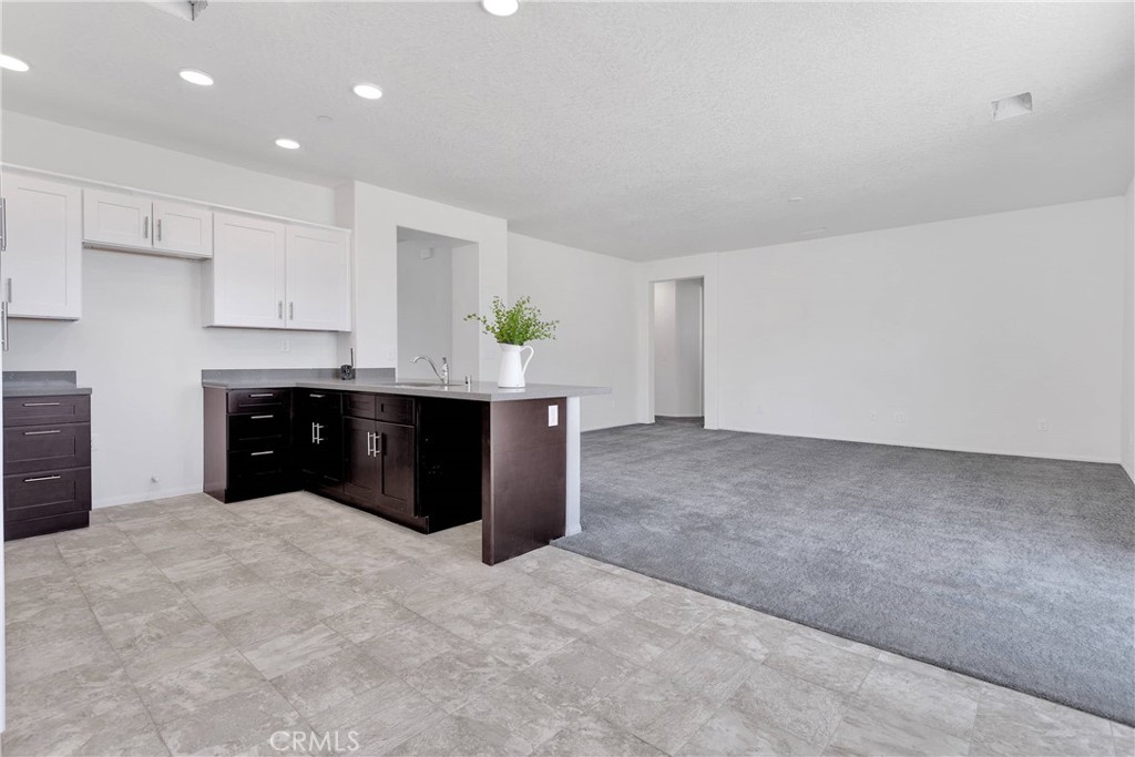 Victorville, California, 92395, United States, 3 Bedrooms Bedrooms, ,2 BathroomsBathrooms,Residential,For Sale,1865788