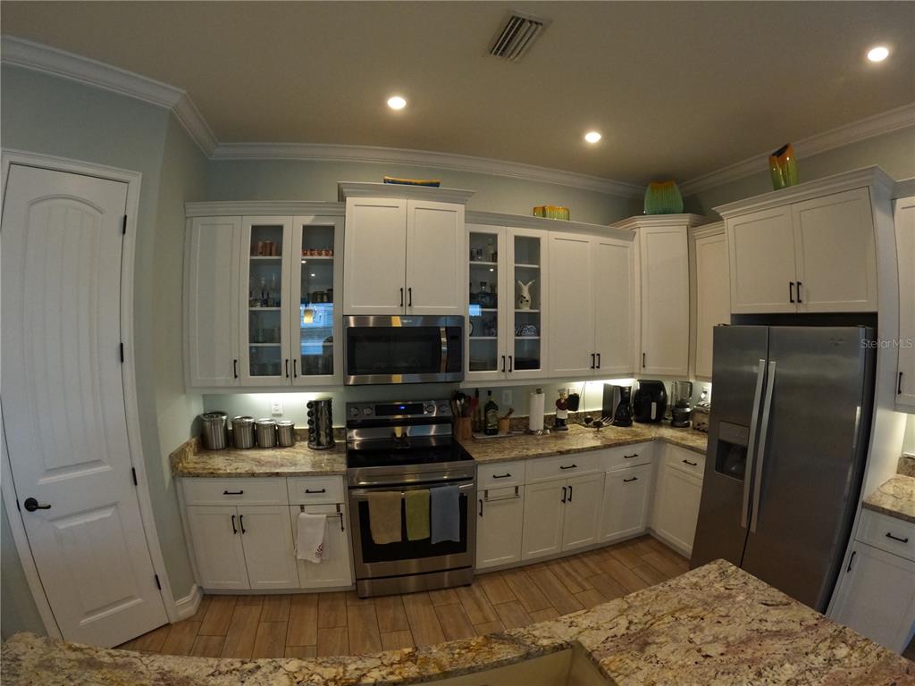 Sarasota, Florida, 34243, United States, 4 Bedrooms Bedrooms, ,3 BathroomsBathrooms,Residential,For Sale,1874918