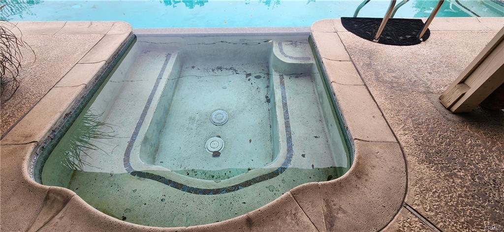 Bloomington, California, 92316, United States, 5 Bedrooms Bedrooms, ,2 BathroomsBathrooms,Residential,For Sale,2008810