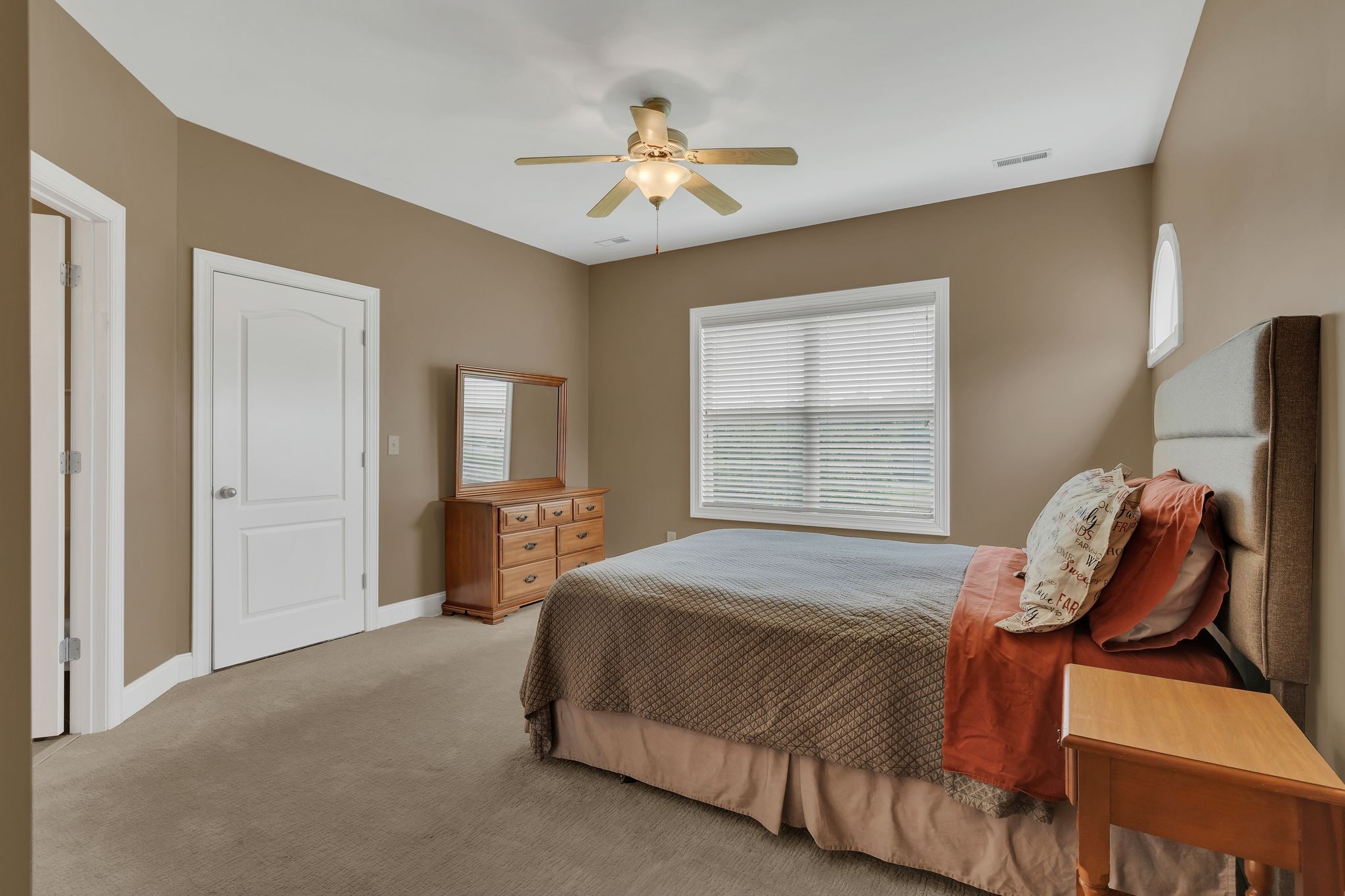 Goodlettsville, Tennessee, 37072, United States, 4 Bedrooms Bedrooms, ,4 BathroomsBathrooms,Residential,For Sale,2001545