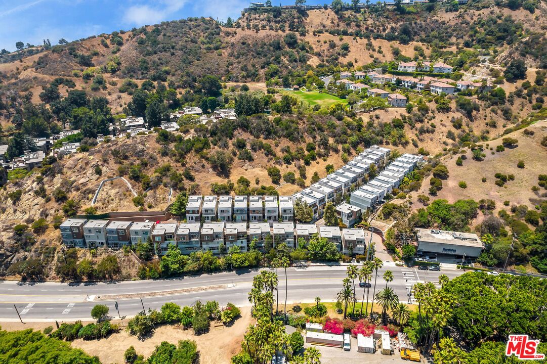 Los Angeles, California, 90068, United States, 3 Bedrooms Bedrooms, ,4 BathroomsBathrooms,Residential,For Sale,1891142