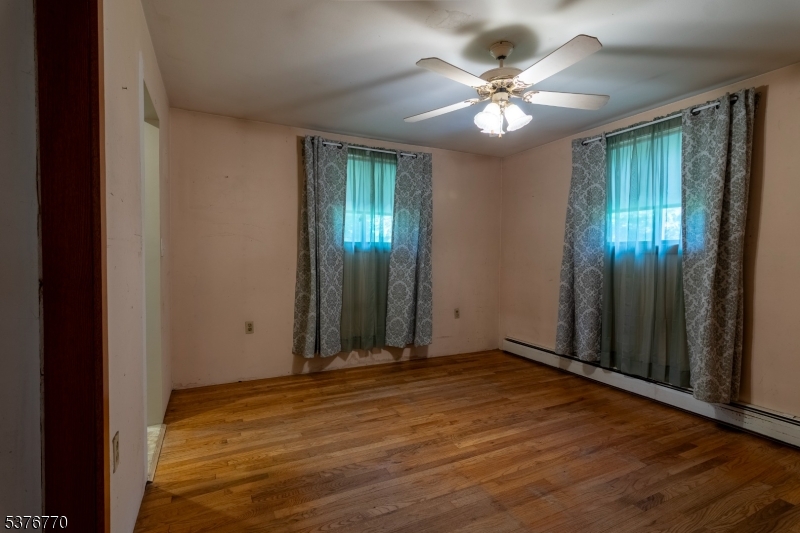 Harmony Twp., New Jersey, 07882, United States, 3 Bedrooms Bedrooms, ,2 BathroomsBathrooms,Residential,For Sale,1912629