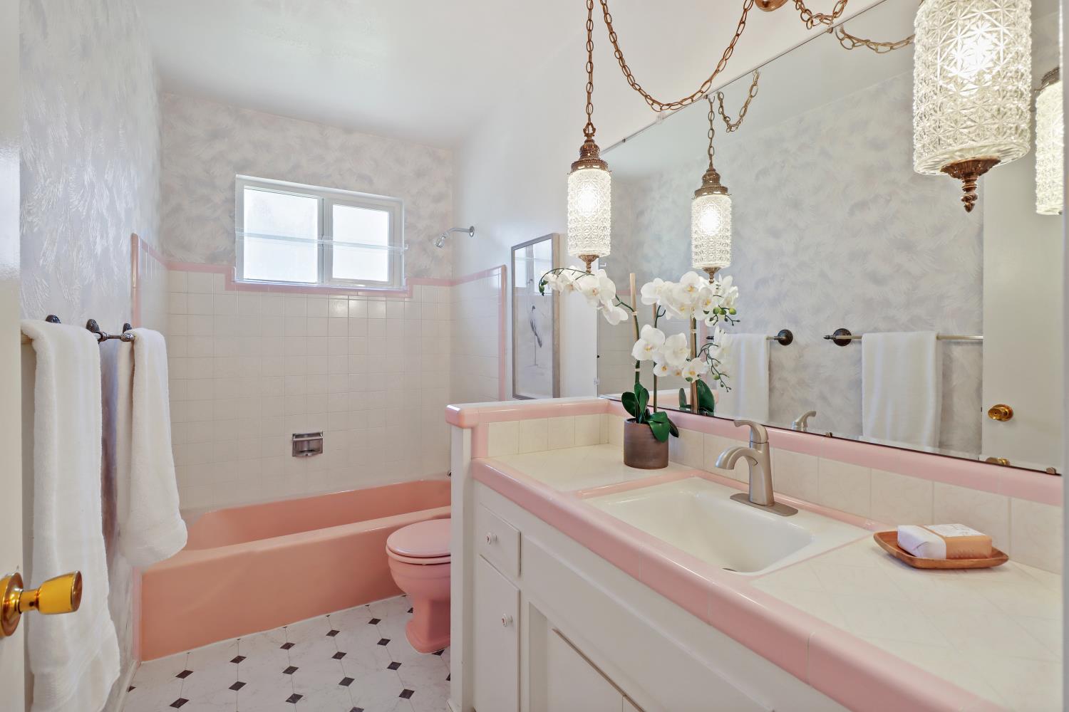 Sacramento, California, 95821, United States, 3 Bedrooms Bedrooms, ,2 BathroomsBathrooms,Residential,For Sale,1941774