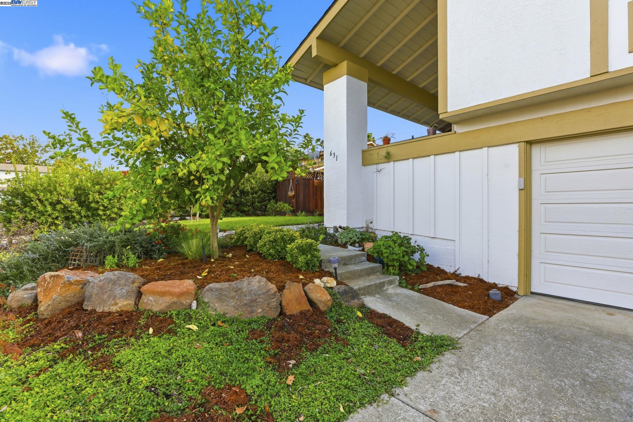 Pleasanton, California, 94566, United States, 4 Bedrooms Bedrooms, ,2 BathroomsBathrooms,Residential,For Sale,1988174