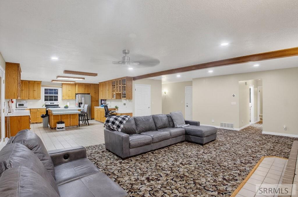 POCATELLO, Idaho, 83202, United States, 6 Bedrooms Bedrooms, ,4 BathroomsBathrooms,Residential,For Sale,1977598