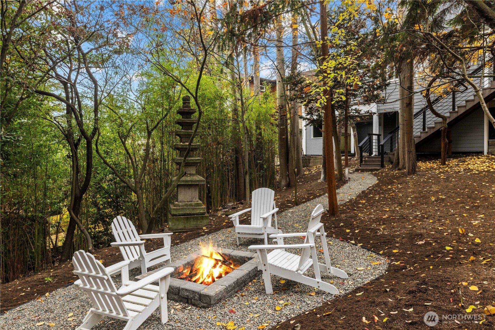 Seattle, Washington, 98109, United States, 3 Bedrooms Bedrooms, ,1 BathroomBathrooms,Residential,For Sale,1999766