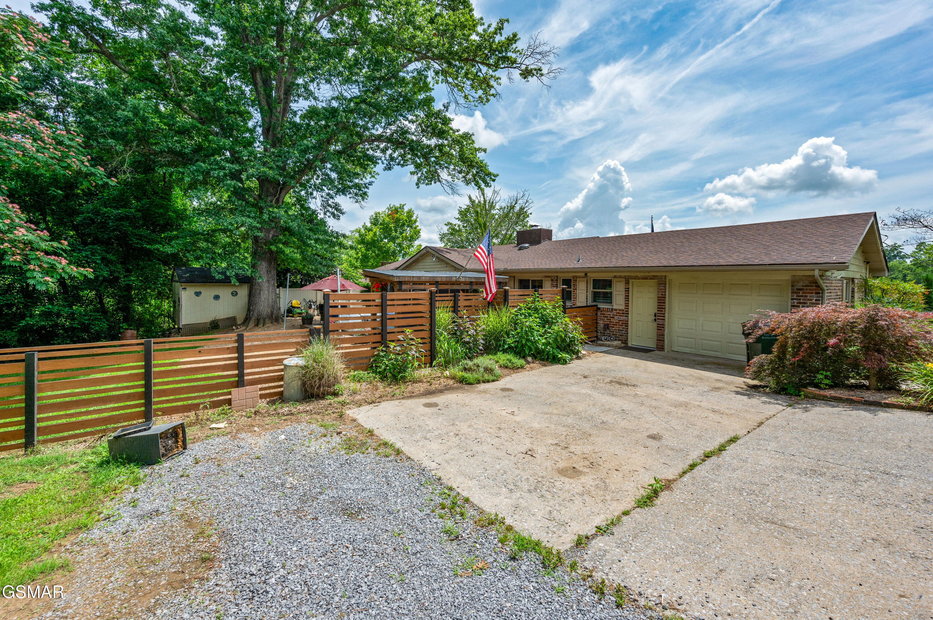 Sevierville, Tennessee, 37862, United States, 4 Bedrooms Bedrooms, ,3 BathroomsBathrooms,Residential,For Sale,1863577